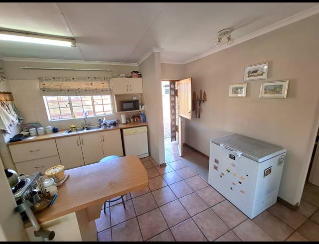 2 BEDROOM HOUSE FOR SALE IN EQUESTRIA